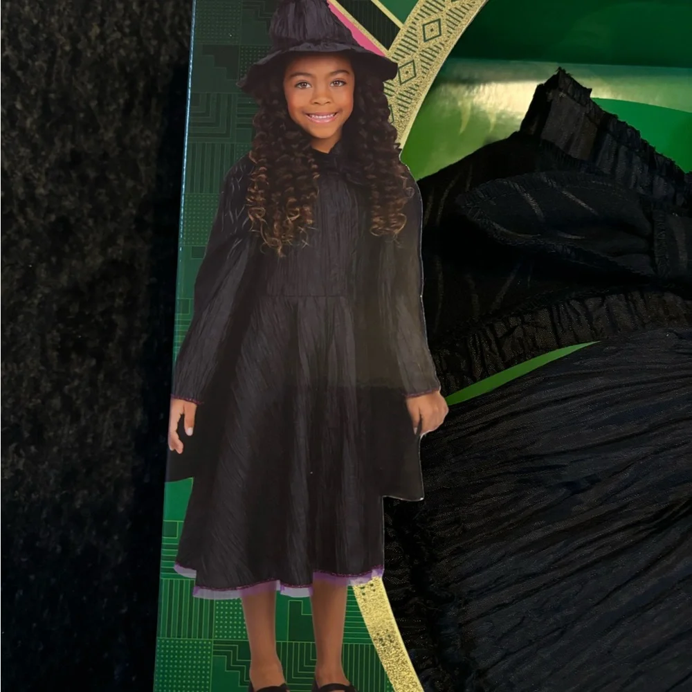 Wicked Elphaba Dress Costume and Broom Set 4-6X - Picture 6 of 9